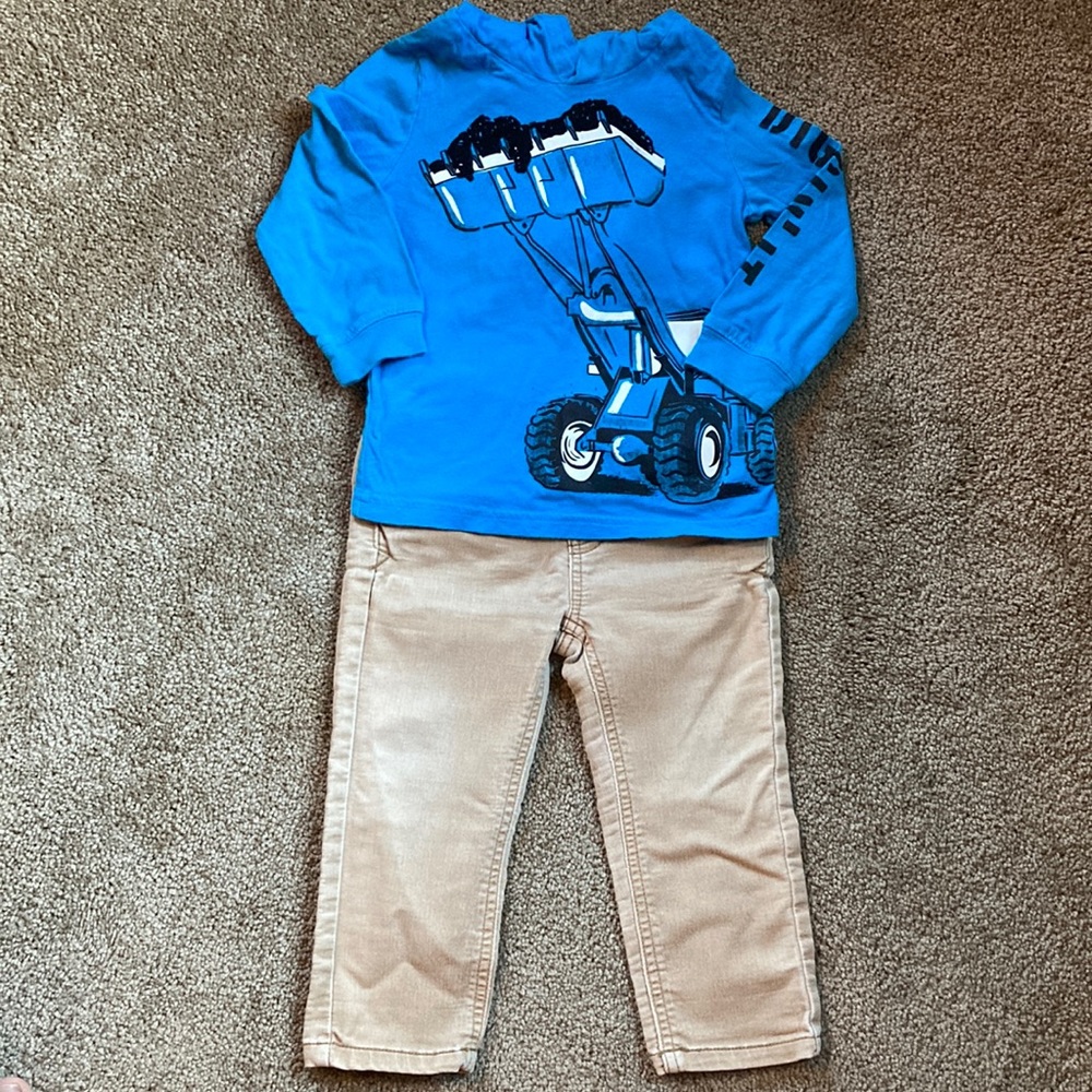 Toddler Boys 2T Outfit